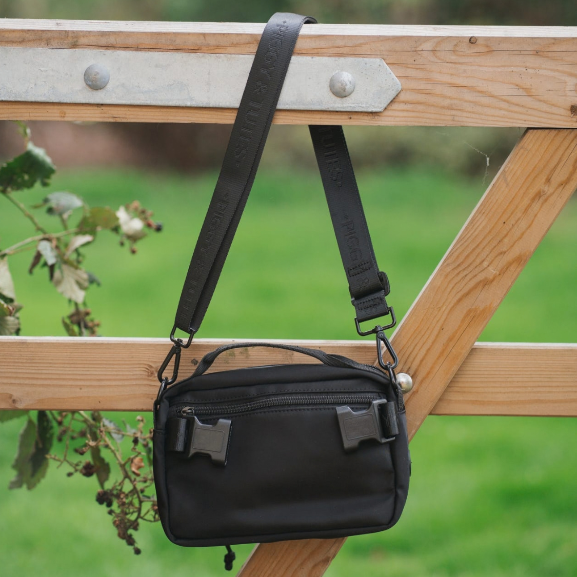 Walk+Wear Ultimate BumBag - Black - Image 10