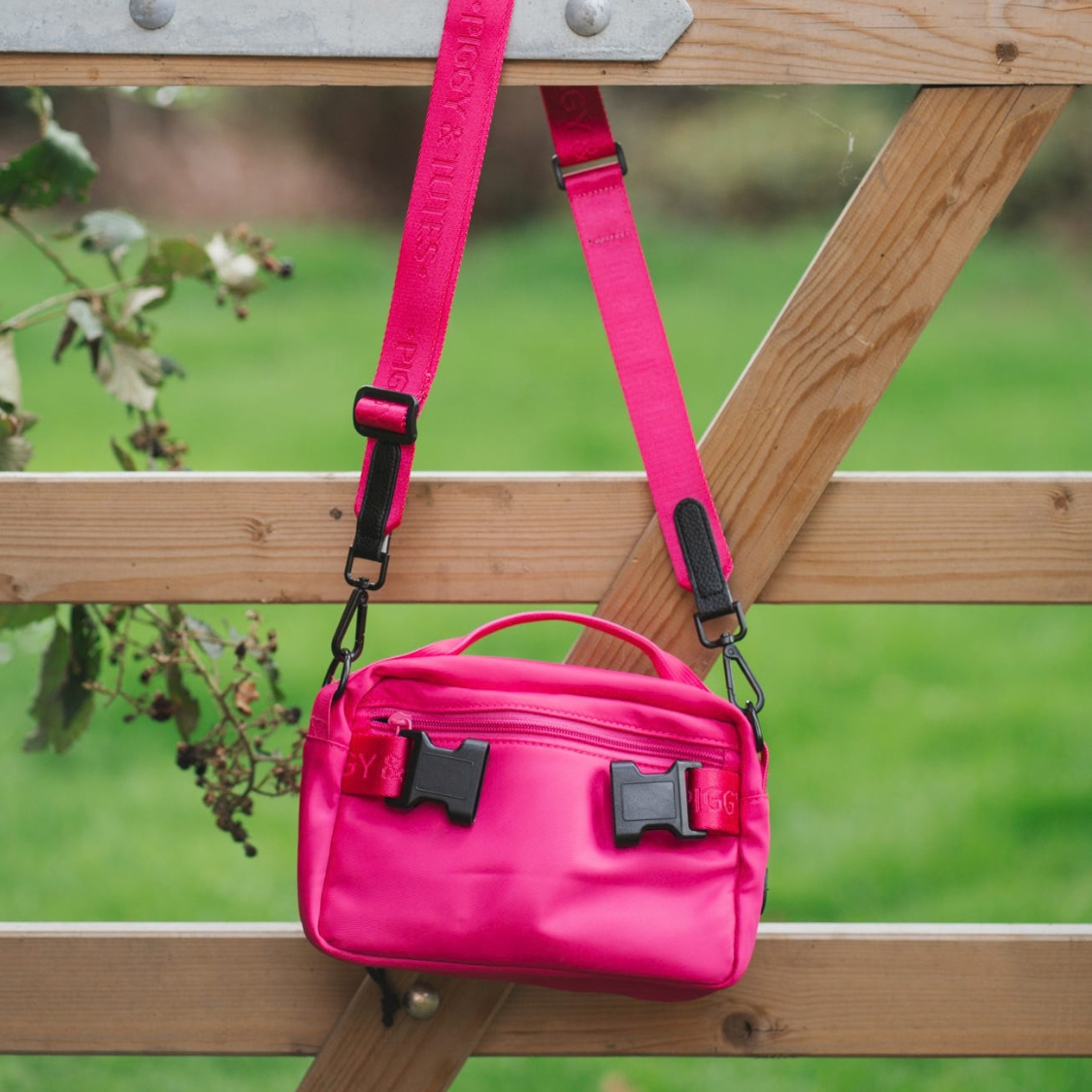 Walk+Wear Ultimate BumBag - Raspberry Pink - Image 4