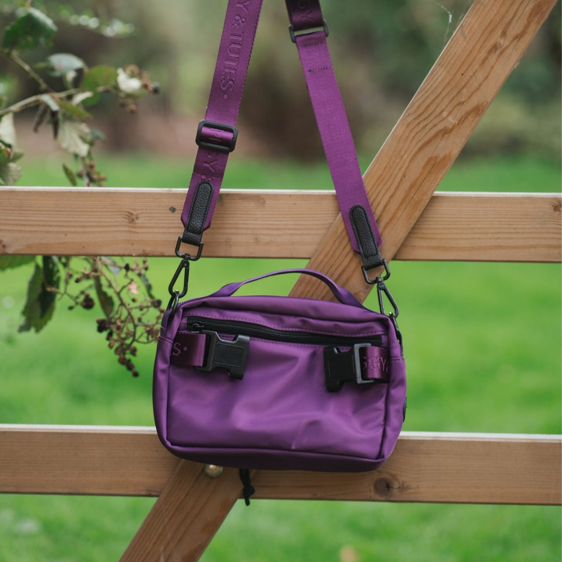 Walk+Wear Ultimate BumBag - Midnight Purple - Image 4